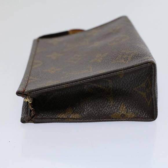 LOUIS VUITTON Monogram Poche Toilette 15 Pouch M47546 LV Auth 59382 - Picture 3 of 16
